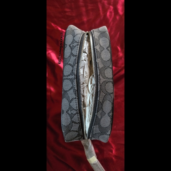 Coach Dempsey Boxy Cosmetic Bag in grey - Picture 5 of 6